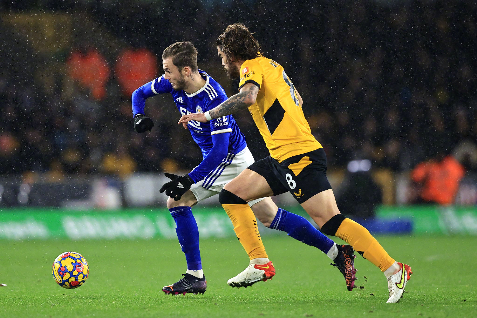 雷霆11月24日以122-95大胜开拓者，杨瀚森打破中国球员NBA得分纪录，展现强大实力。